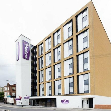 Premier Inn London Tottenham Hale Exterior foto